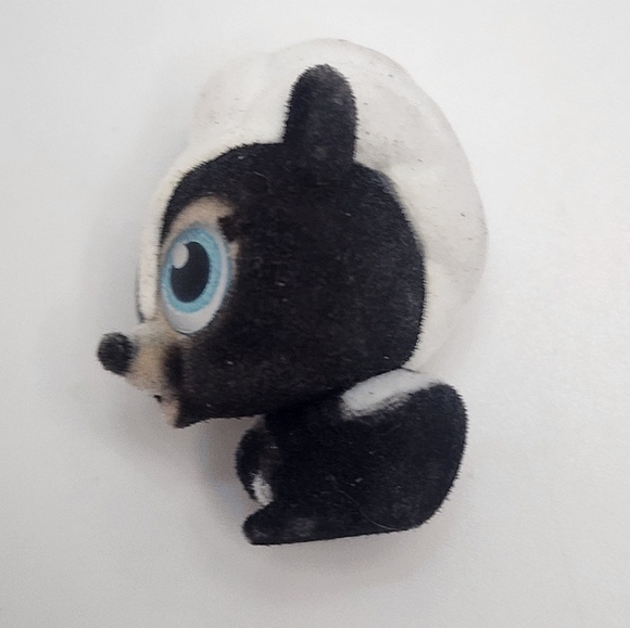 Disney Doorables Series 5 Special Edition "Flower" From Bambi Figurine - Picture 3 of 9